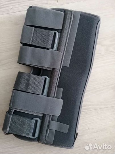 Тутор на коленный сустав