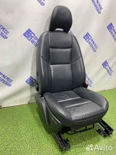 Сиденье переднее правое Volvo S40 седан 2.4 B5244S