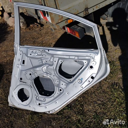 Двери на хундай Солярис 2011