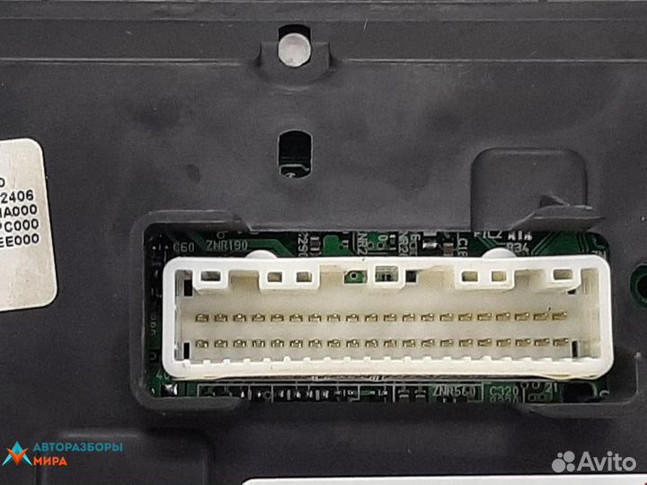 Щиток приборов (приборная панель) Nissan Juke YF15