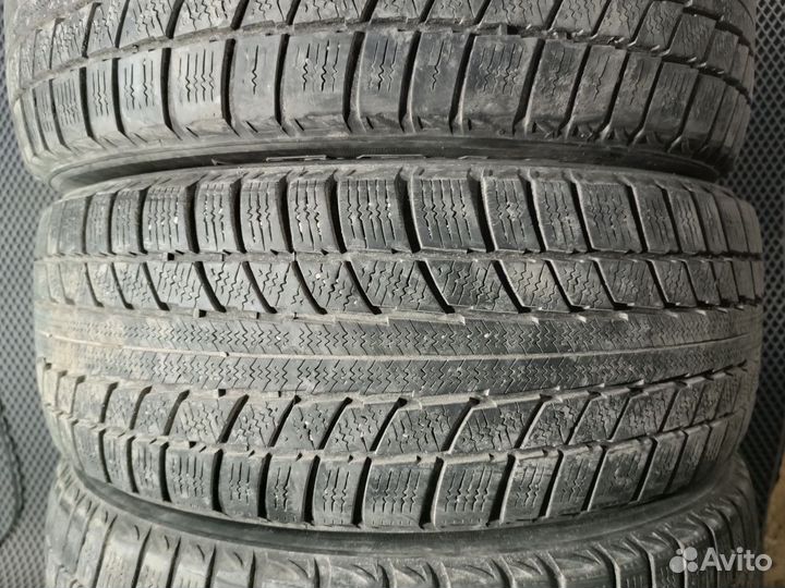 Triangle Snowlink TWT02 235/60 R18