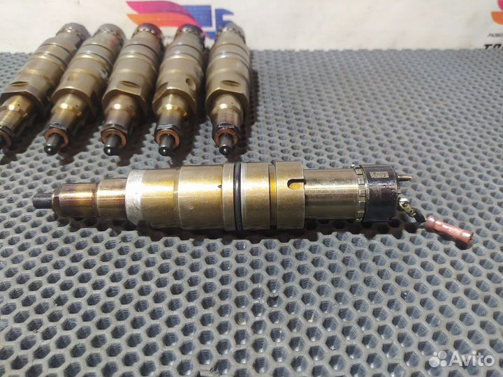 1881565 Комплект форсунок топливных