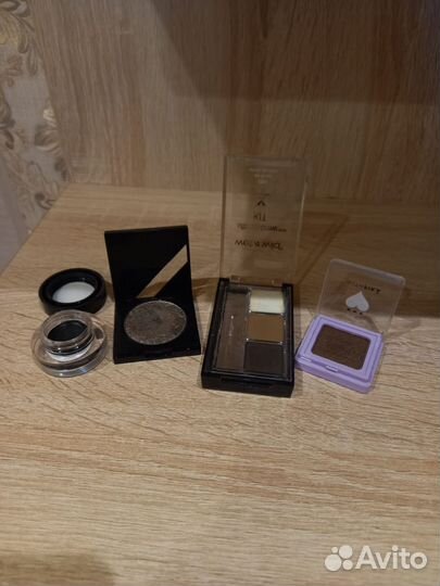 Пакет декоративной косметики Lux, духи