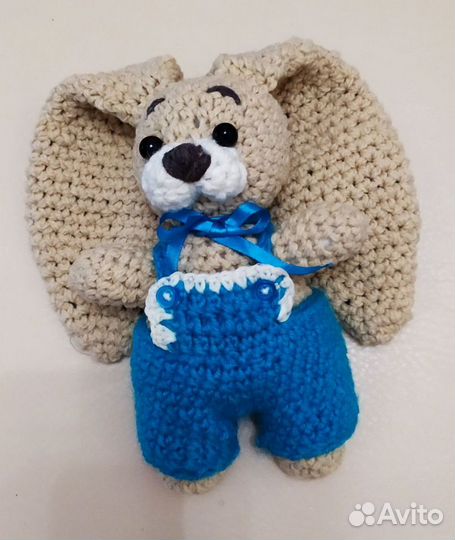 Зайка вязаный. Ручная работа
