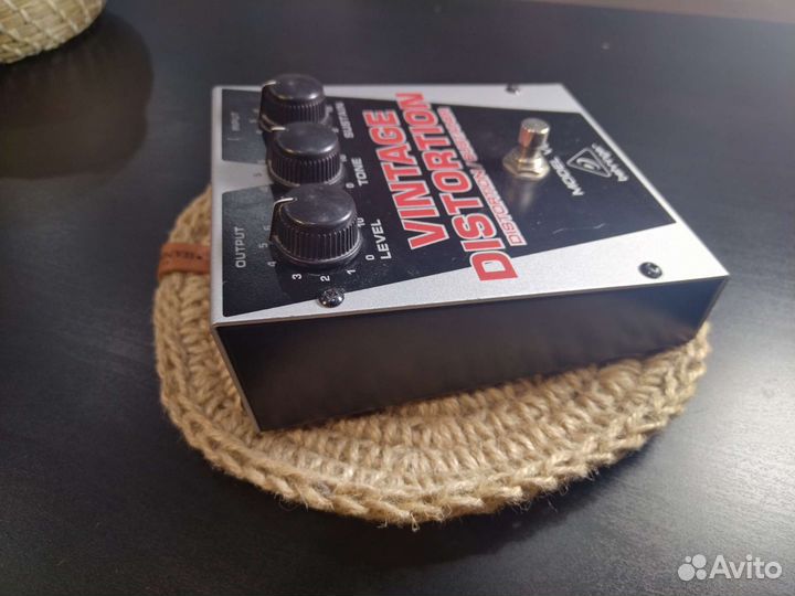 Педаль эффектов Behringer VD1 vintage distortion