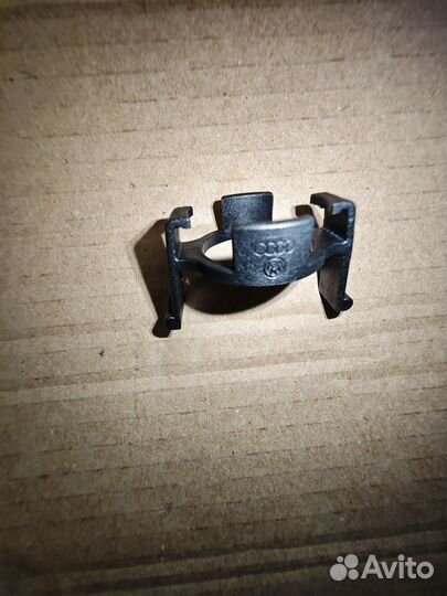 Пружинная защелка датчика температуры VW passat B7