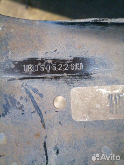 Рычаг подвески задний правый Volkswagen Jetta 5