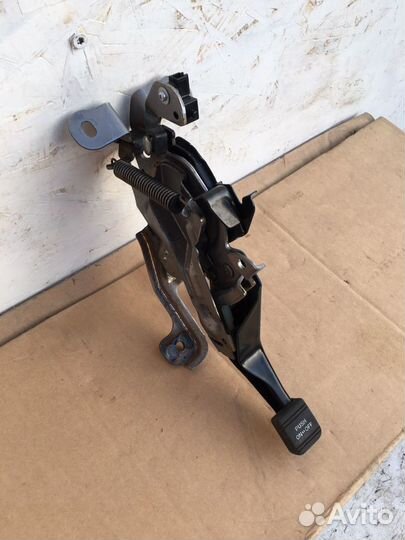 Педаль стояночного тормоза Infiniti Fx Qx70 S51