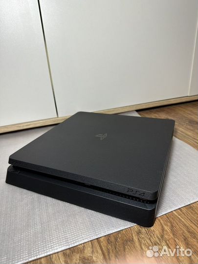 Как новая PS4 Slim 1TB + 2 джойстика по 9.03