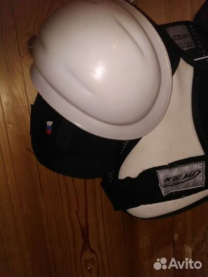 Нагрудник хоккейный