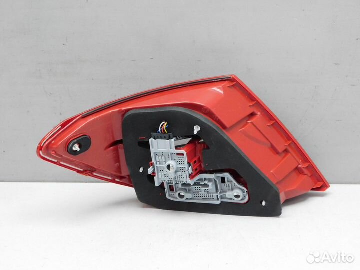 Фонарь задний правый Mercedes-Benz C-Class