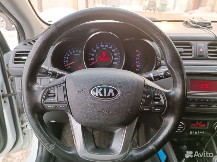 Рамка с кнопками круиз контроль на Кия Рио 3