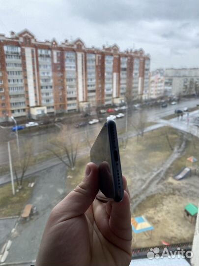 iPhone 8, 64 ГБ