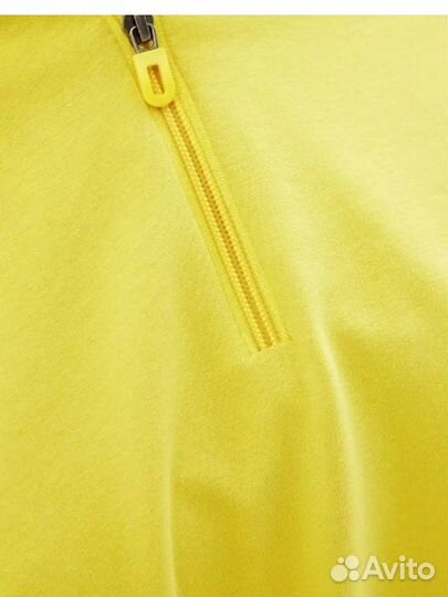 Спортивный женский костюм