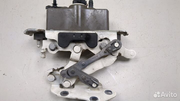 Петля капота Mercedes E-Coupe C207 2009, 2013