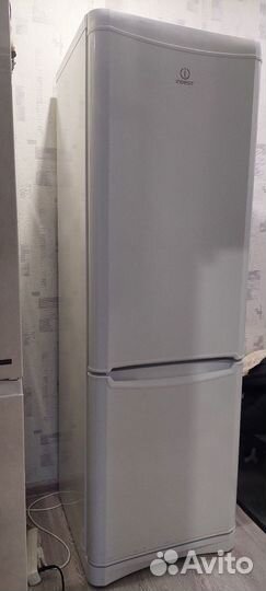 Холодильник бу indesit