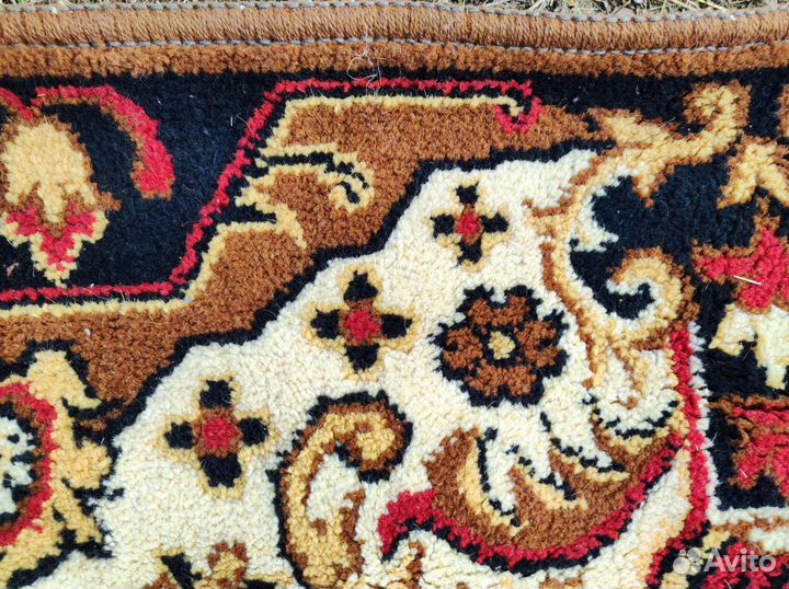 Ковер 2 на 3 метра шерсть б.у