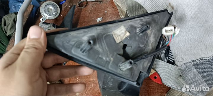 Продам зеркало заднего вида правое на приору