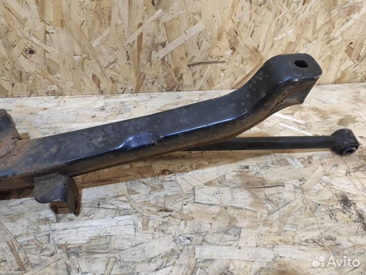 Кронштейн задней балки Opel Astra J