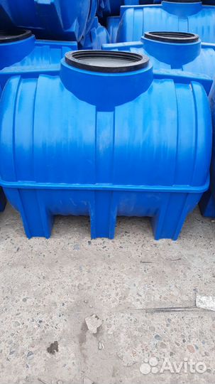 Емкость пластиковая вертикальная 3000 литров