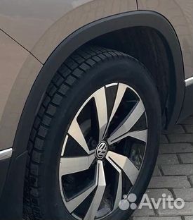 Накладка правого заднего крыла Volkswagen Tayron