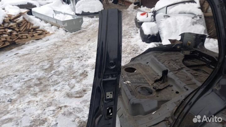 Средняя стойка порог задняя левая Porsche Cayenne