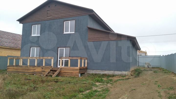 Дом 180 м² на участке 7 сот.