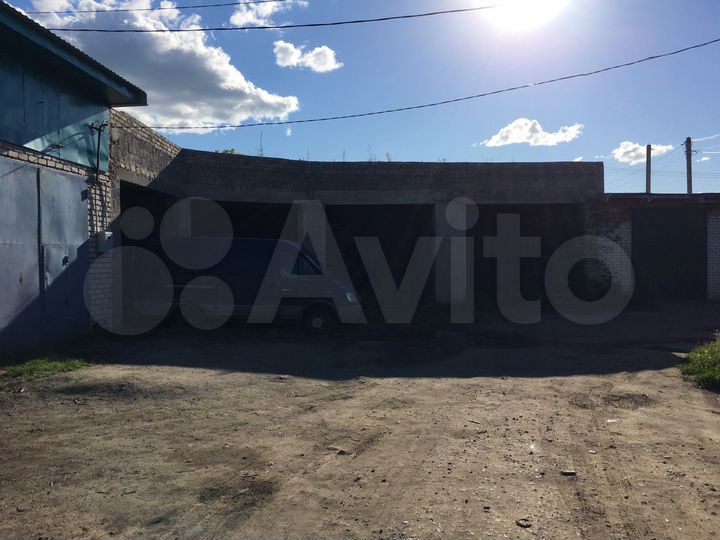 Гараж, > 30 м²