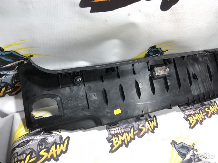 Накладка замка багажника Audi A6 C5 APR 2000