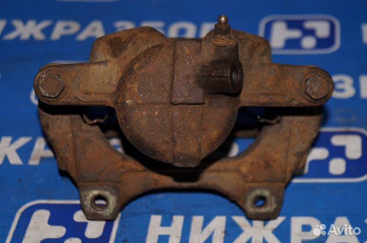 Суппорт передний правый Fiat Albea