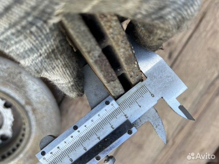 Тормозной диск передний Renault Laguna 2.0