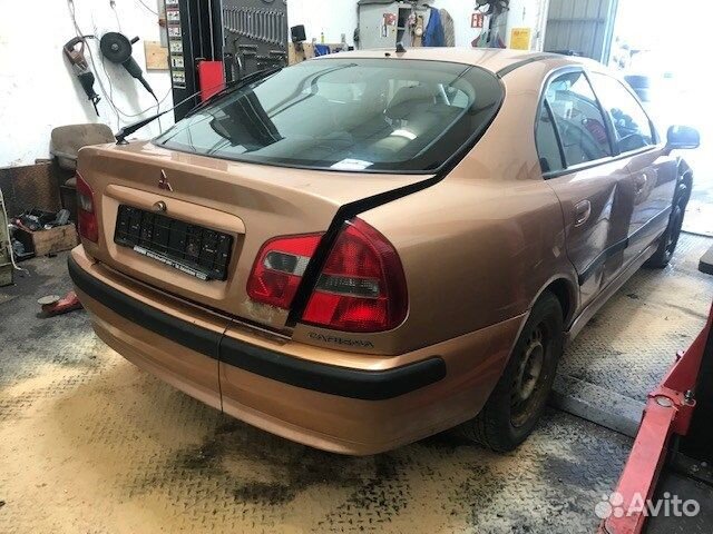 Разбор на запчасти Mitsubishi Carisma