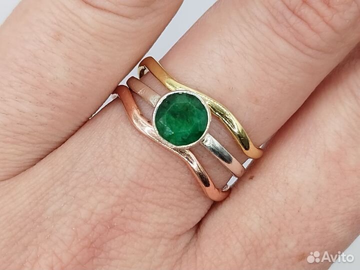 Кольцо с изумрудом