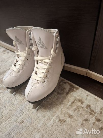 Коньки фигурные для девочки 30 размер