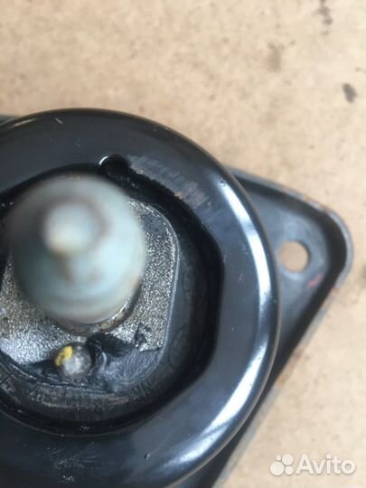 Опора двигателя правая Kia Ceed ED