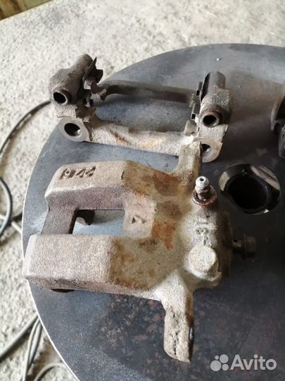 Продам задние суппорта Infiniti FX35