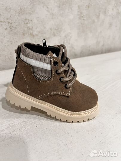 Продам ботинки