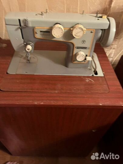 Швейная машина Подольск 142