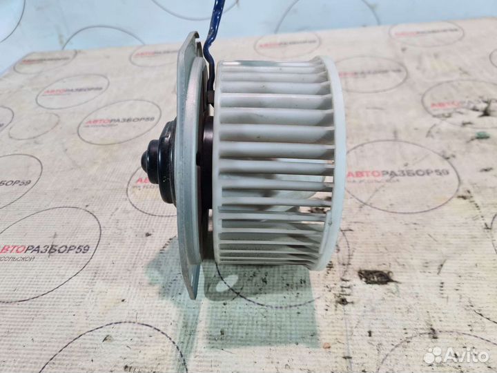 Моторчик задней печки Mitsubishi Pajero 2000-2006