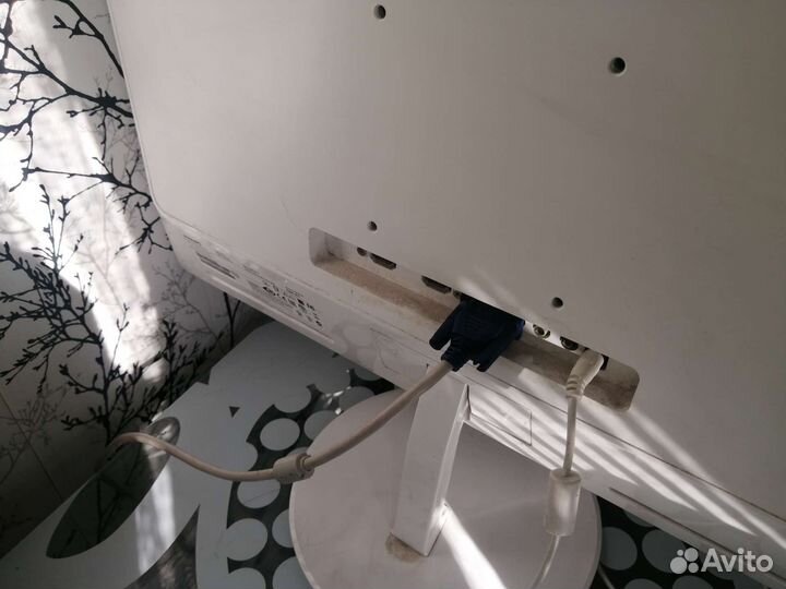 Монитор philips. Полосит