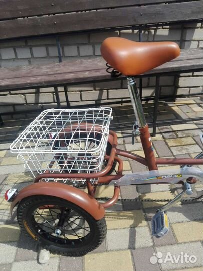 Трехколесный велосипед