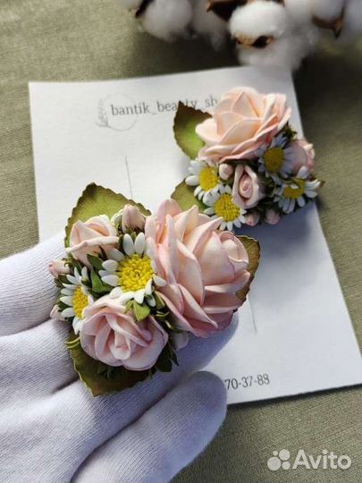 Резинка для волос розы с ромашками