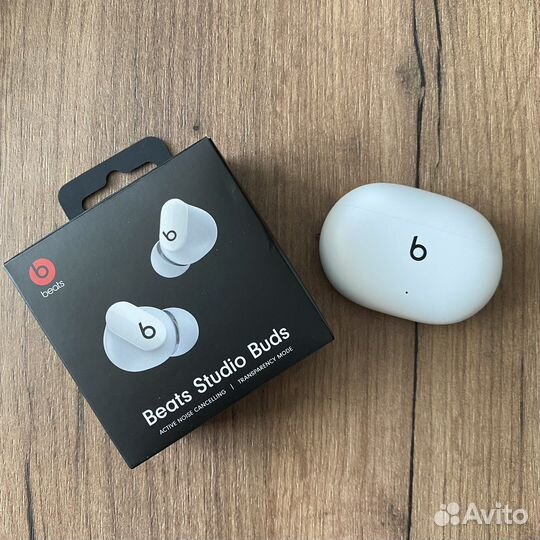 Беспроводные наушники Beats Studio Buds белые