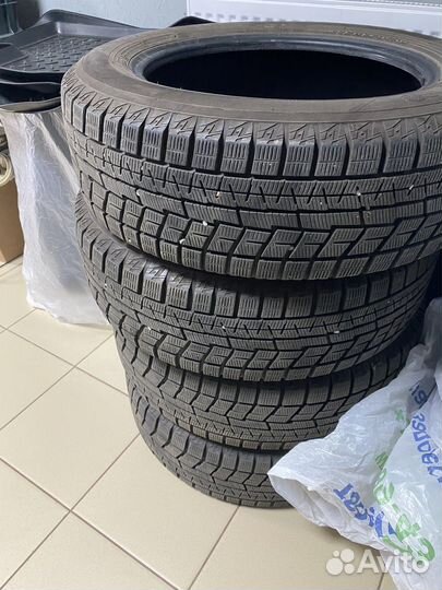 Yokohama Ice Guard IG60 215/60 R17