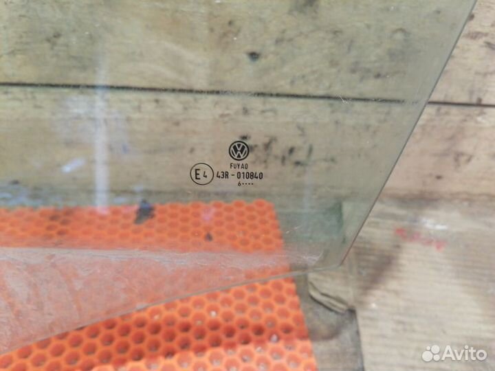 Стекло двери передней левой Volkswagen Polo