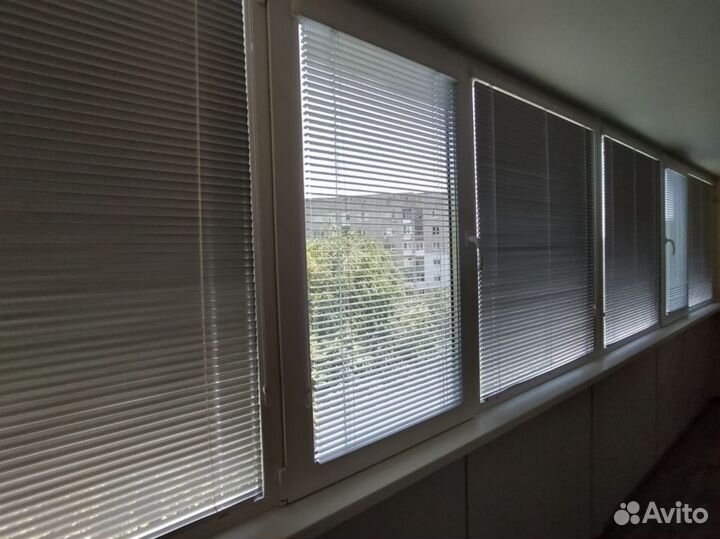 Жалюзи рулонные с направляющими