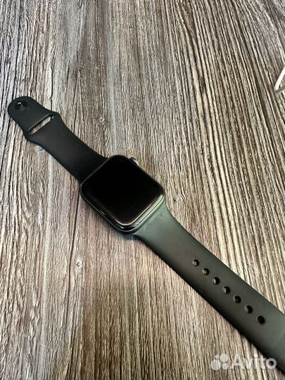 Часы apple watch se 44 mm