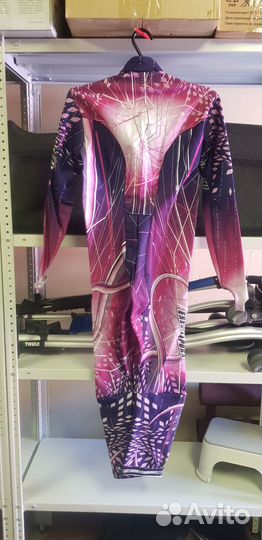 Горнолыжный спусковой комбинезон