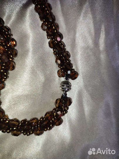 Ожерелья из бисера и бусин