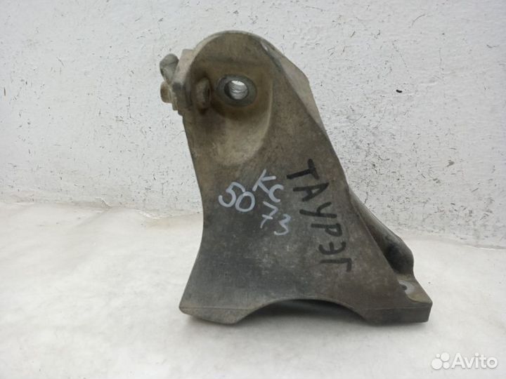 Кронштейн двигателя audi Q7 4L Правый